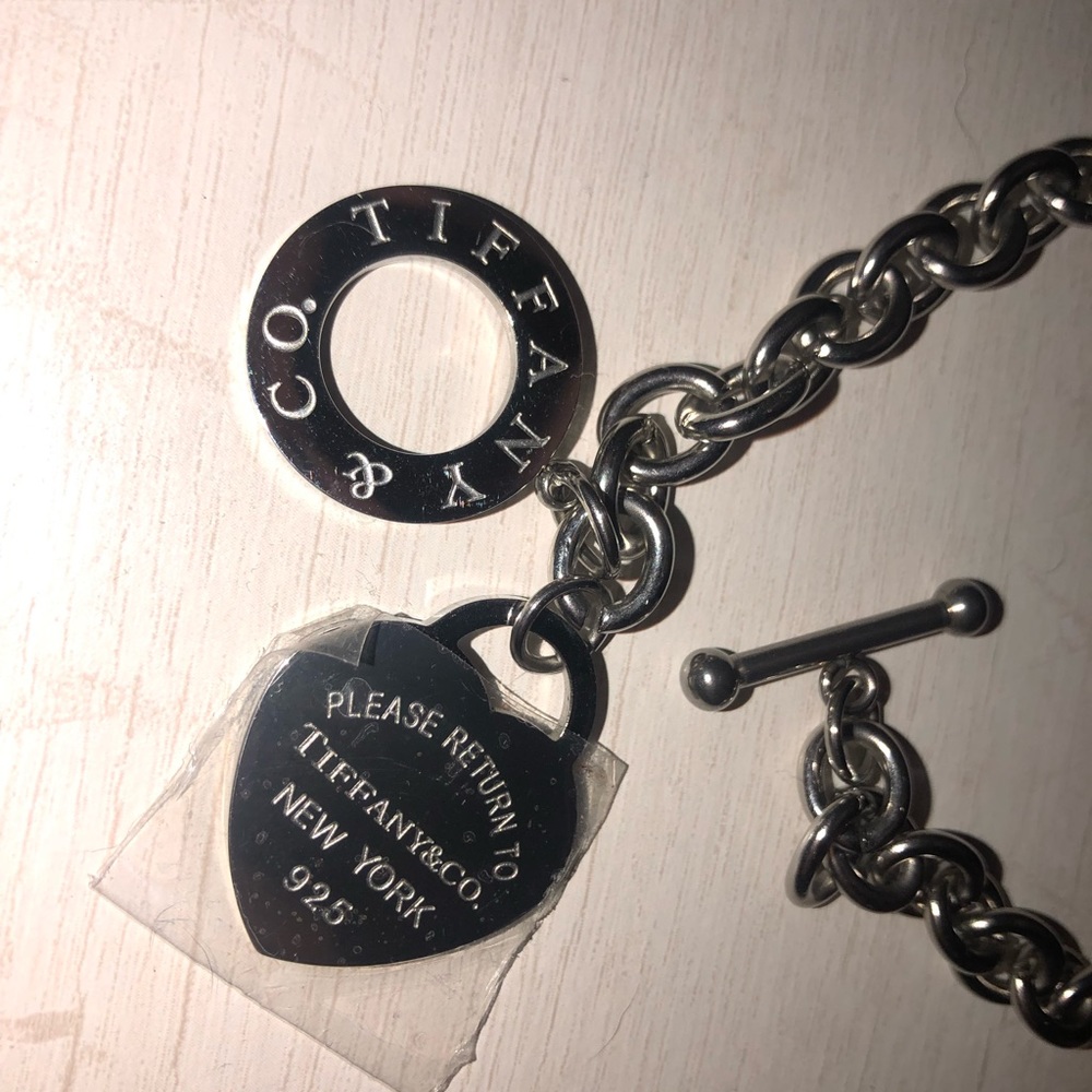 Boutique toggle necklace